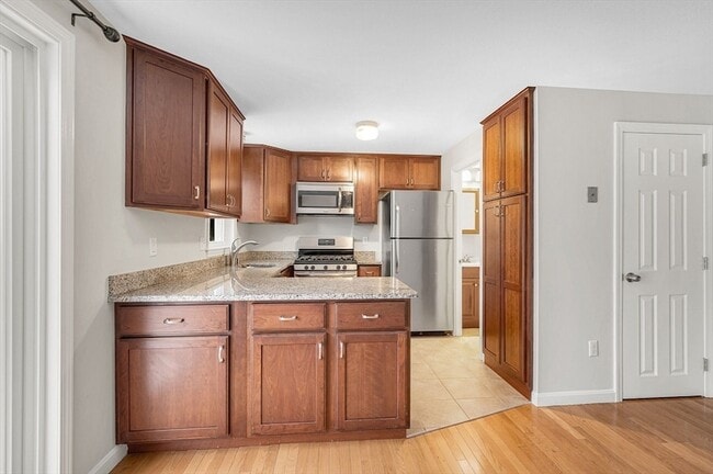 1431 Pawtucket Blvd in Lowell, MA - Building Photo - Building Photo