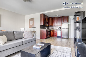 1400 N Lake Shore Dr, Unit FL15-ID554 in Chicago, IL - Building Photo - Building Photo