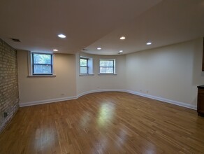 2834 N Albany Ave in Chicago, IL - Building Photo - Building Photo