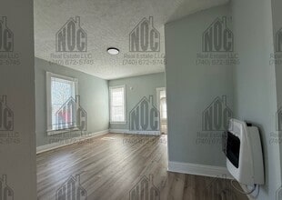 726 E Main St in Lancaster, OH - Building Photo - Building Photo