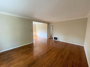 10620 Holman Ave in Los Angeles, CA - Foto de edificio - Building Photo