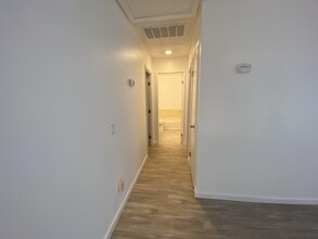 2891 Canyon Crest Dr, Unit 25 in Riverside, CA - Building Photo - Building Photo