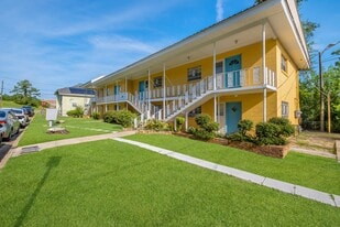 318-330 W Harrison St in Tallahassee, FL - Building Photo