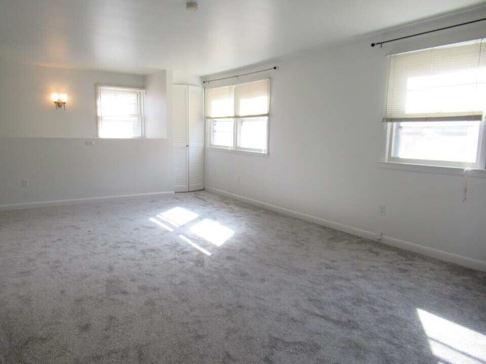 255 Fairfield Woods Rd, Unit 2 in Fairfield, CT - Foto de edificio