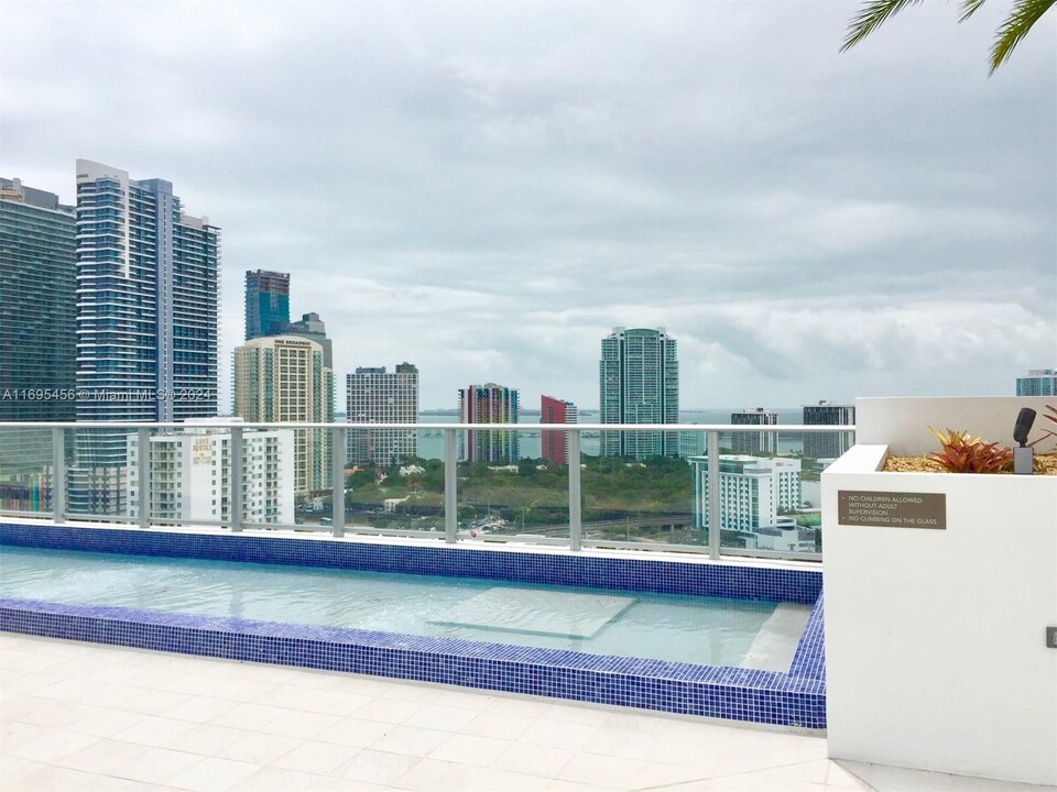 1010 SW 2nd Ave, Unit 810 in Miami, FL - Building Photo