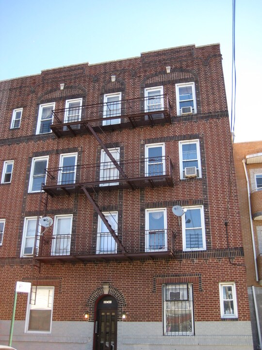 35-41 97th St in Flushing, NY - Building Photo