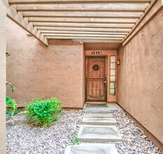 5640 E Bell Rd in Scottsdale, AZ - Building Photo - Building Photo