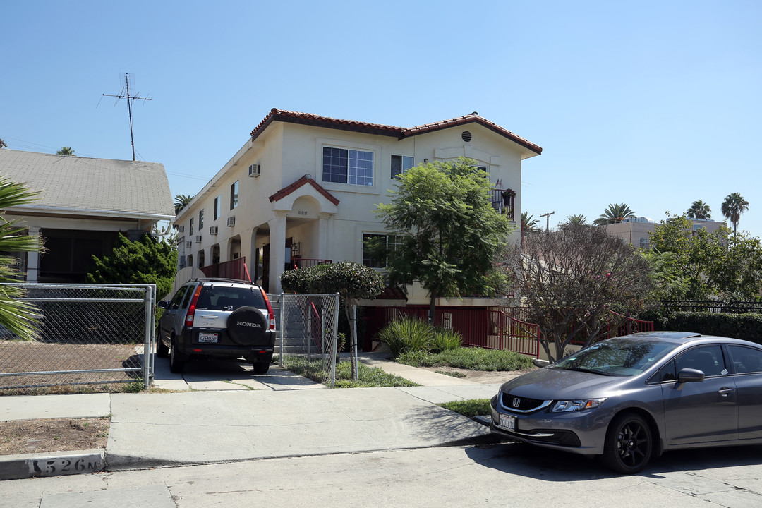 522 N Serrano Ave in Los Angeles, CA - Building Photo