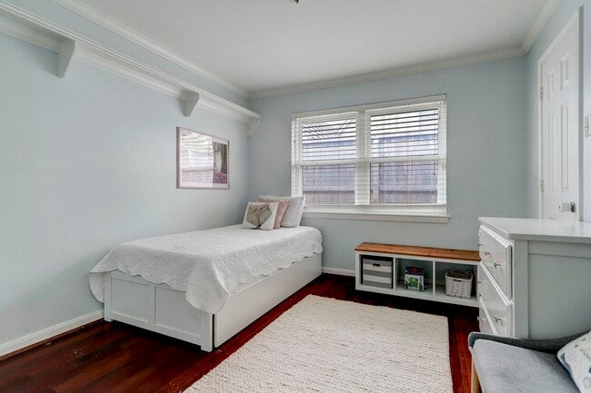 property at 12318 Woodthorpe Ln