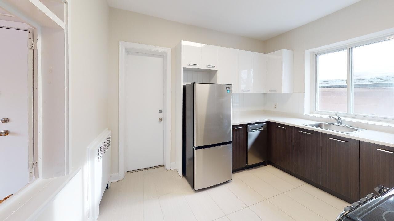 19 Strathcona in Ottawa, ON - Building Photo