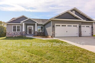 60 Moonlight Ct. in Chatham, IL - Building Photo