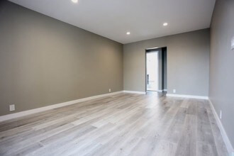 514 S Mariposa Ave-Unit -103 in Los Angeles, CA - Building Photo - Building Photo