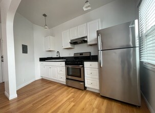 5138 Melrose Ave in Los Angeles, CA - Building Photo - Building Photo