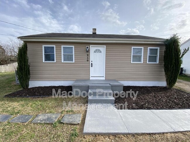 210 Jett Dr in Falmouth, VA - Building Photo - Building Photo