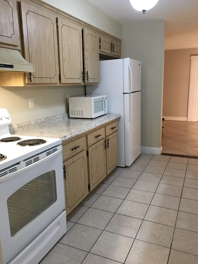 294 W Towne Pl in Titusville, FL - Building Photo - Building Photo