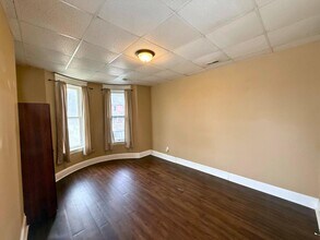 327 Ash St in Jefferson City, MO - Building Photo - Building Photo