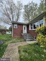 4610 Lacy Ave, Unit 0250 in Suitland, MD - Building Photo