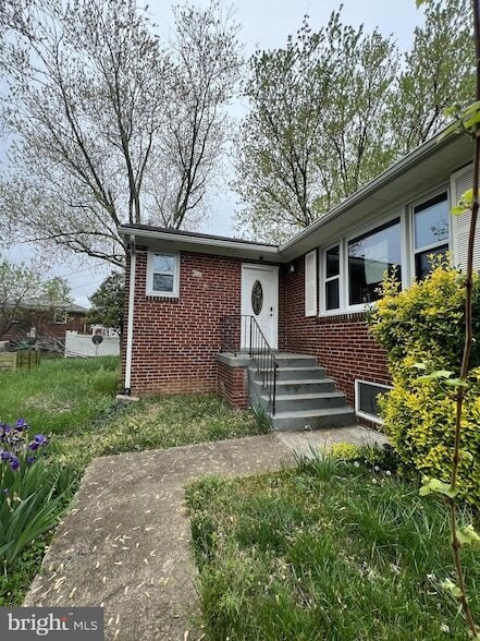 property at 4610 Lacy Ave