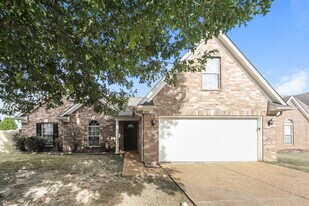 8386 Evening Sun Cove in Walls, MS - Building Photo