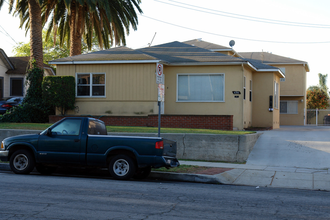 630 E Queen St in Inglewood, CA - Foto de edificio