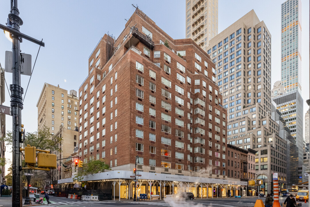 Cumberland House in New York, NY - Building Photo