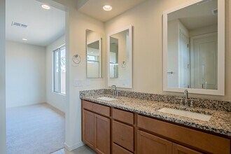 5944 E Melinda Ln in Phoenix, AZ - Building Photo - Building Photo