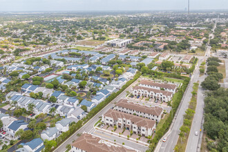 San Simeon in Miami, FL - Foto de edificio - Building Photo