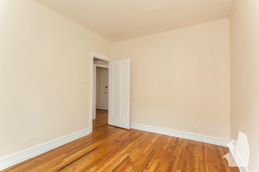 622 W Cornelia Ave, Unit 622-N3 in Chicago, IL - Building Photo