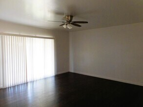 51 W Richert Ave in Clovis, CA - Building Photo - Building Photo