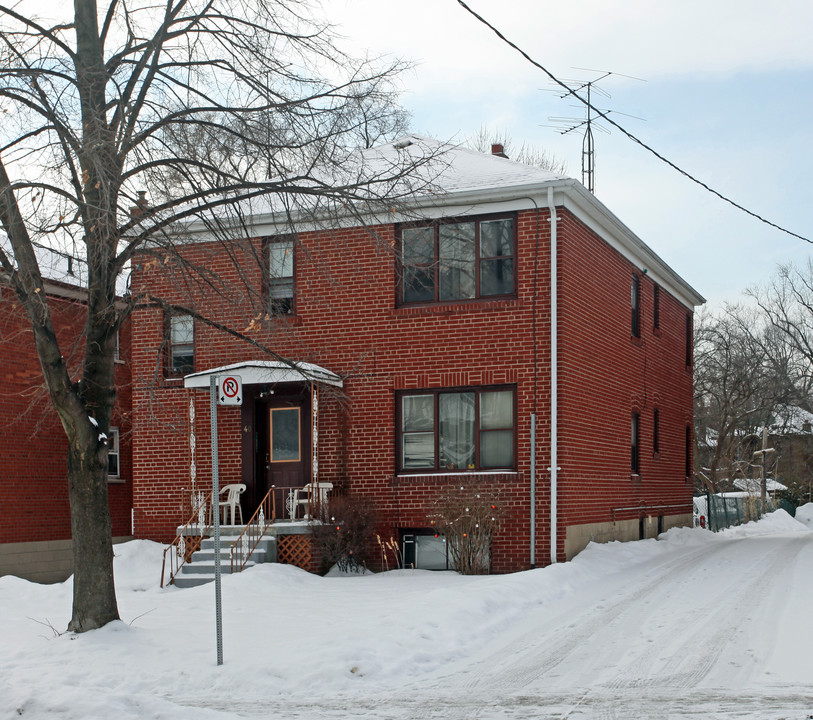 40 Burlington St in Toronto, ON - Building Photo