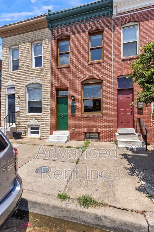 property at 2802 E Fairmount Ave
