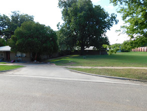 St. Charles Place in Sherman, TX - Building Photo - Building Photo