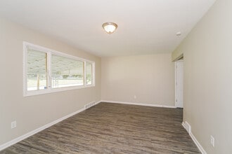 37 Orrville Ave in Cuyahoga Falls, OH - Building Photo - Building Photo