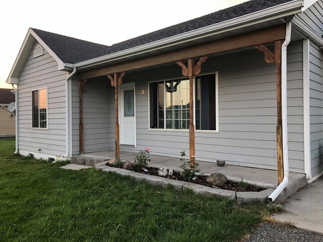 property at 53 W Tobiano Trl