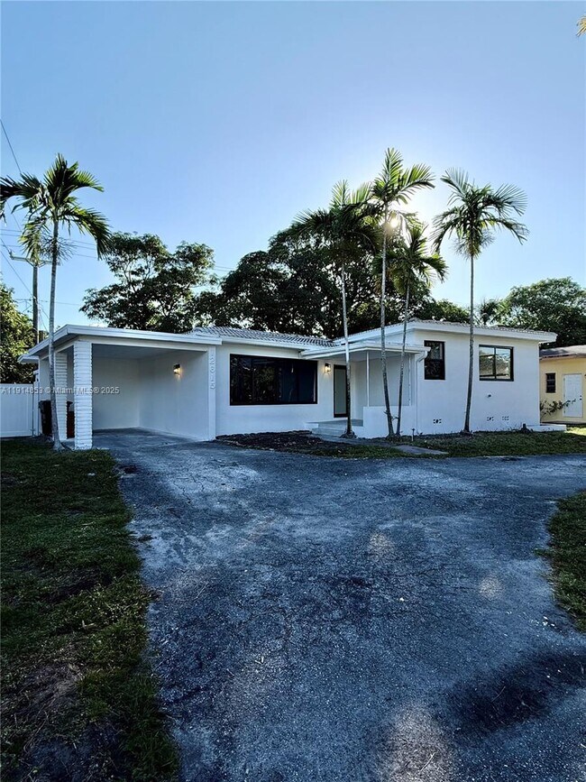 12615 N Miami Ave in North Miami, FL - Building Photo - Building Photo