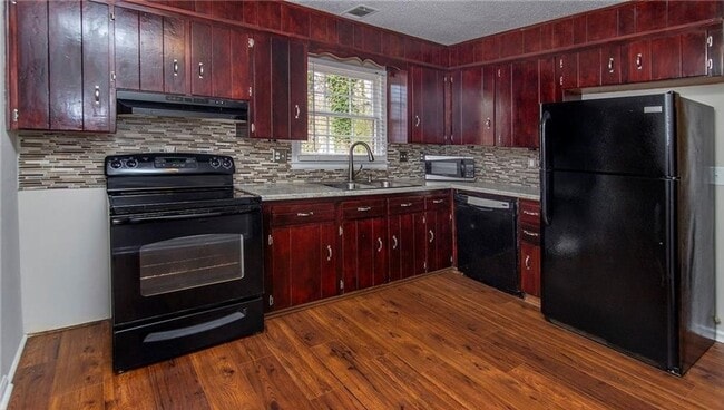 5135 Delivau Dr in Charlotte, NC - Building Photo - Building Photo