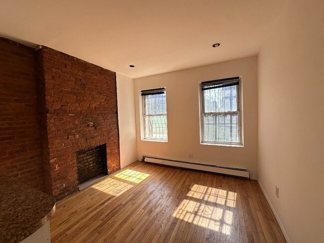 property at 318 Bond St