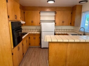 764 Pine Ave in Pacific Grove, CA - Building Photo - Building Photo