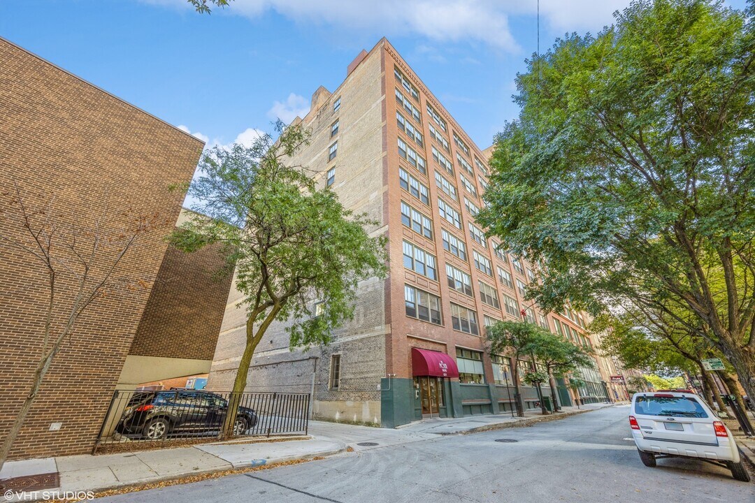 621 S Plymouth Ct in Chicago, IL - Building Photo