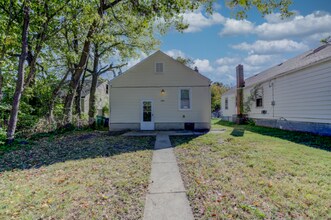 5305 Wilborn Dr in Jennings, MO - Building Photo - Building Photo