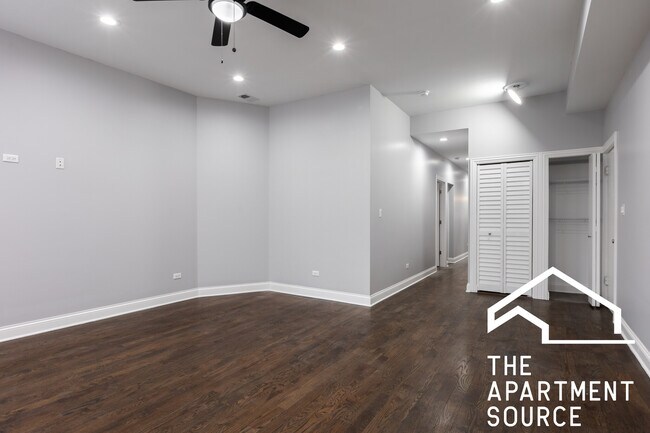 908 W Montrose Ave, Unit 3 in Chicago, IL - Building Photo - Building Photo