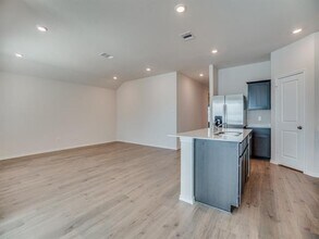 1328 Briar Hl Dr in Denton, TX - Building Photo - Building Photo