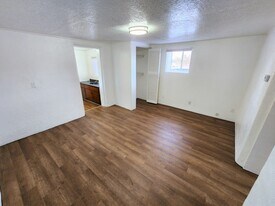 738 Columbia St, Unit A in Santa Fe, NM - Building Photo