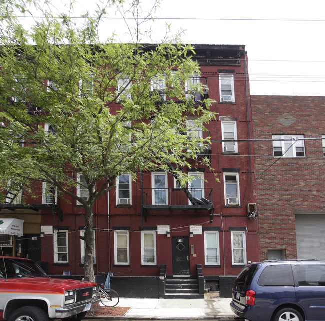 114 Sullivan St in Brooklyn, NY - Building Photo - Building Photo