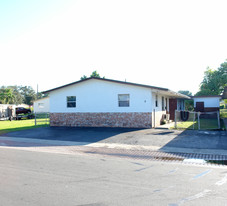9-13 SW 8th Ave in Dania, FL - Building Photo