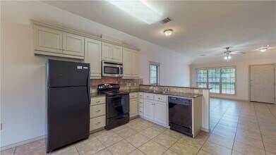 115 Richards St in College Station, TX - Building Photo - Building Photo