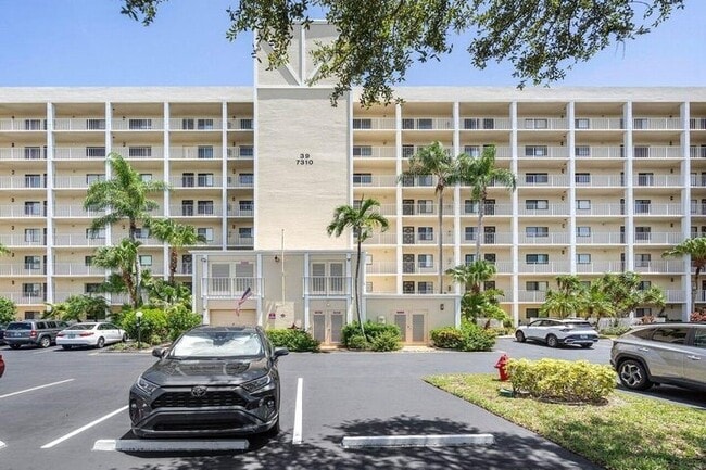 7310 Ashford Pl in Delray Beach, FL - Building Photo - Building Photo