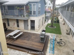 2526 Durwood St in Austin, TX - Foto de edificio - Building Photo