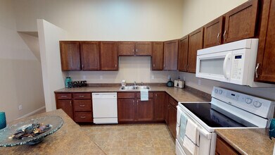 Tuscany Villas in West Fargo, ND - Building Photo - Building Photo