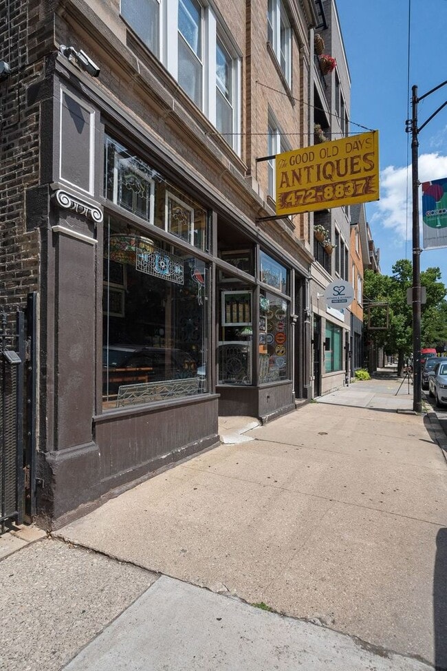 2138 W Belmont Ave in Chicago, IL - Building Photo - Building Photo